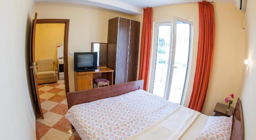 Apartmani Becici Zewnętrze zdjęcie